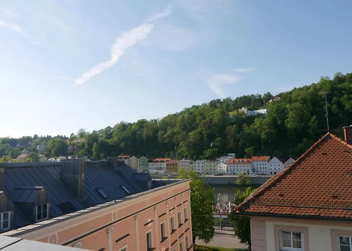 Penthouse - Zentral Und Genial